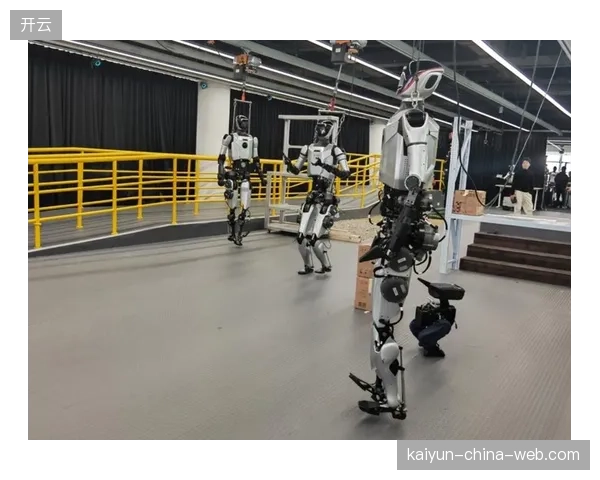 人形机器人将作为移动监测终端进入赛场，以“第一视角”捕捉运动员和观众互动数据，提供全新的归因维度